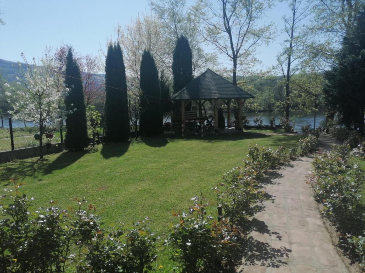 Apartman "Kapetana Luka" Ljubovija Εξωτερικό φωτογραφία